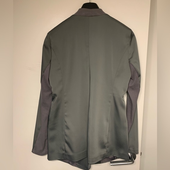 Vero Moda silver/gray blazer. - Picture 2 of 4